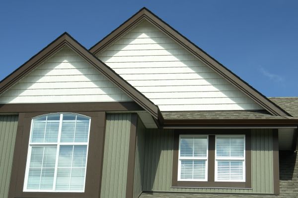 Cost of Vertical Vinyl Siding Repair in Saint Peters